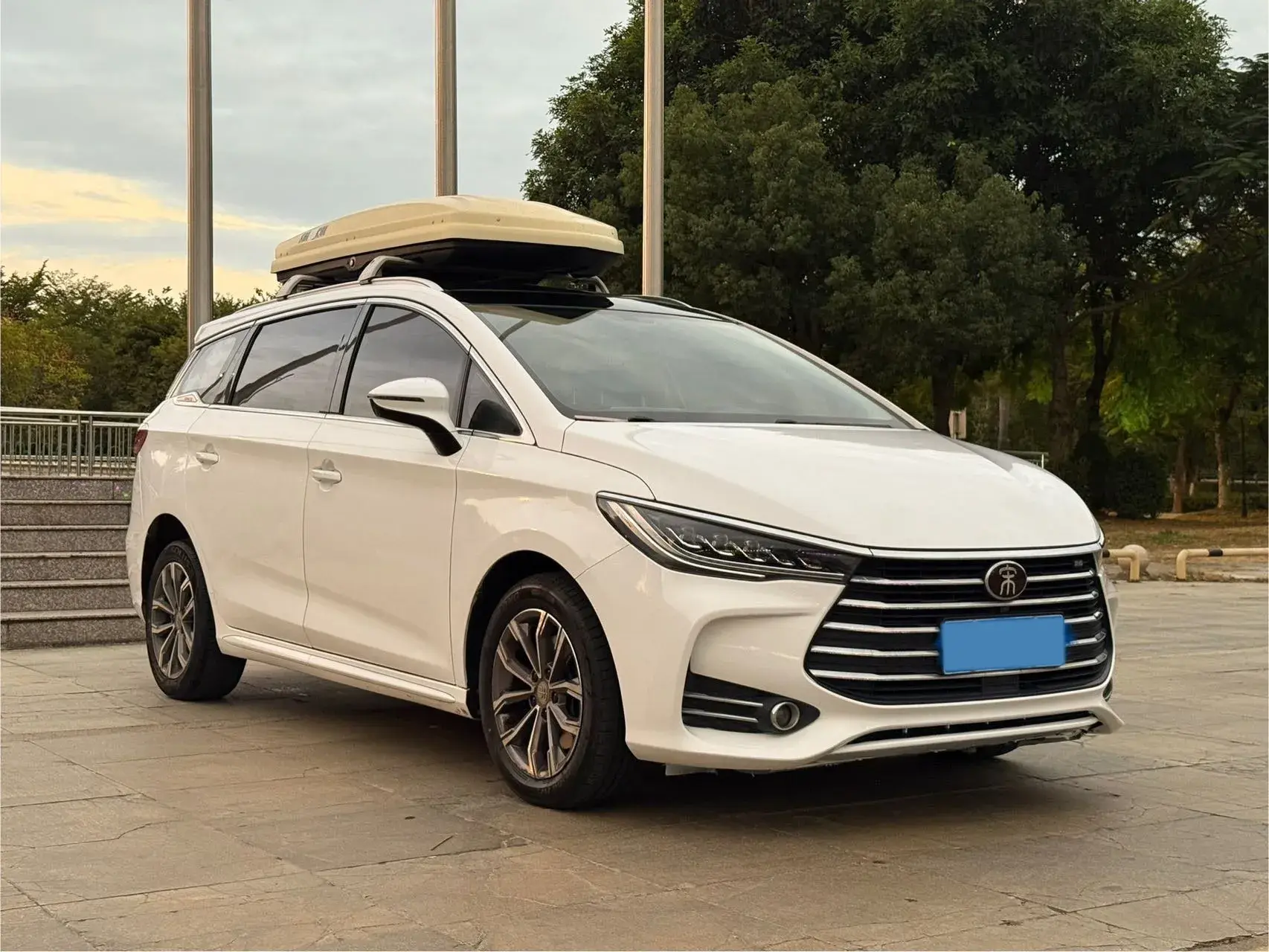 2019 BYD SONG thumbnail 3