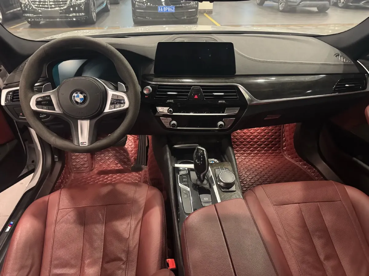 2020 BMW 5 Series 2.0T 252HP L4 8AT,autocango,china used car exporter,china ev exporter,chinese used car exporter,chinese used ev exporter