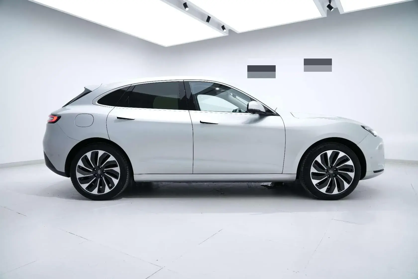 2022 AITO AITO thumbnail 4