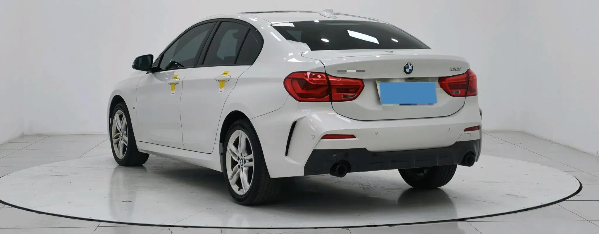 2022 BMW 1 Series 1.5T 140HP L3 7DCT,autocango,china used car exporter,china ev exporter,chinese used car exporter,chinese used ev exporter