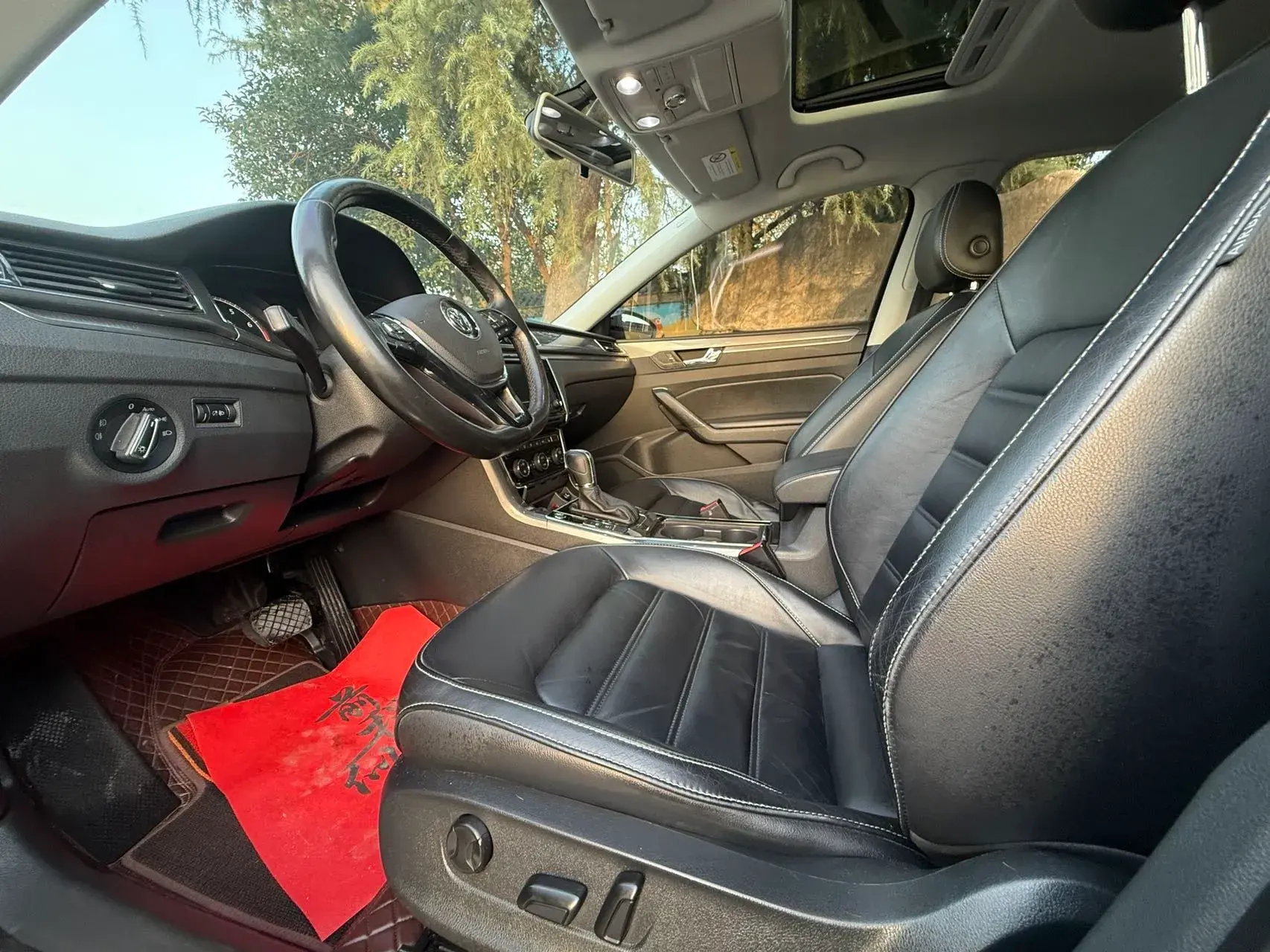 2017 VOLKSWAGEN PASSAT thumbnail 4