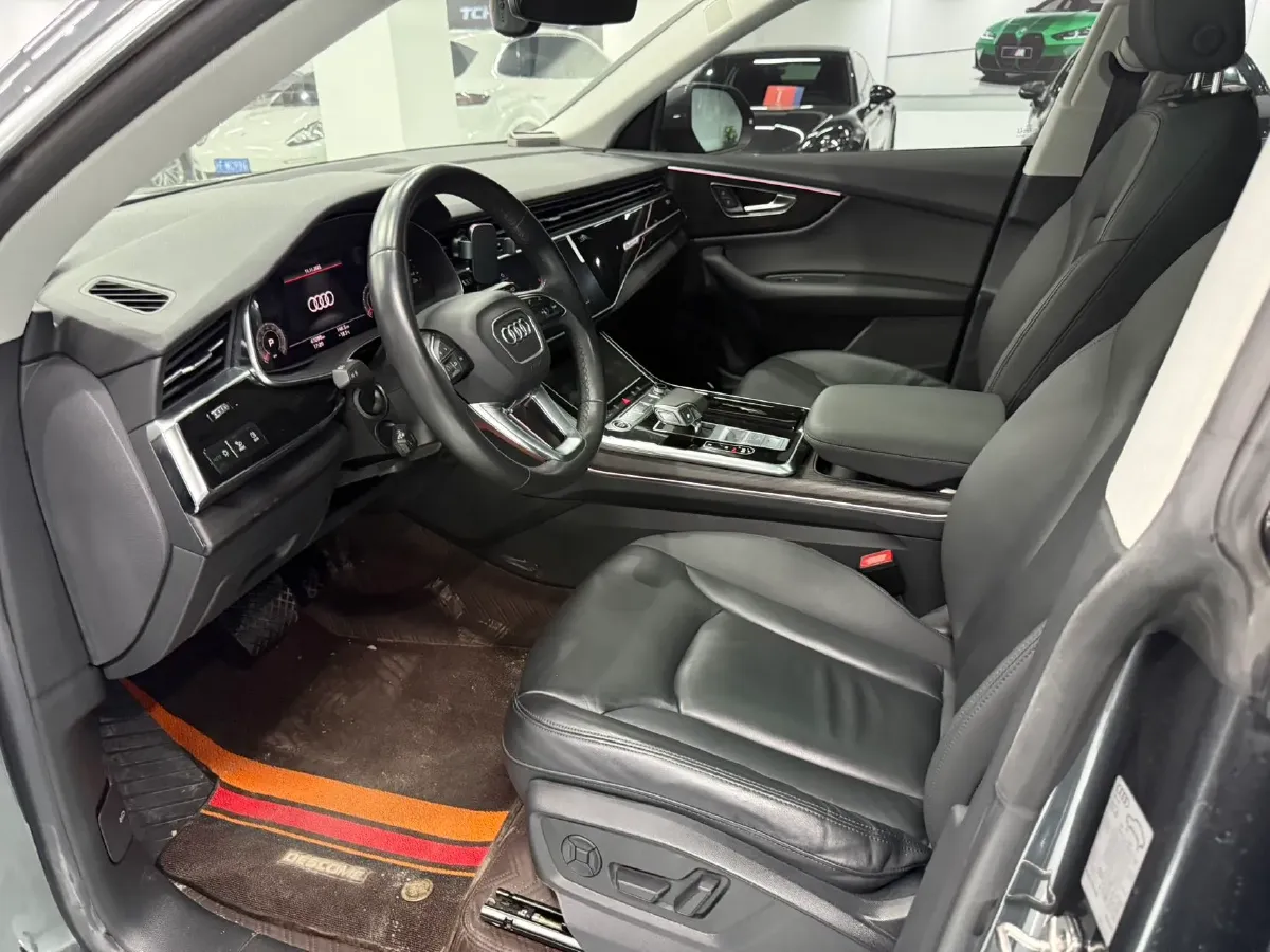 2021 Audi Q8 3.0T 340HP V6 8AT,autocango,china used car exporter,china ev exporter,chinese used car exporter,chinese used ev exporter