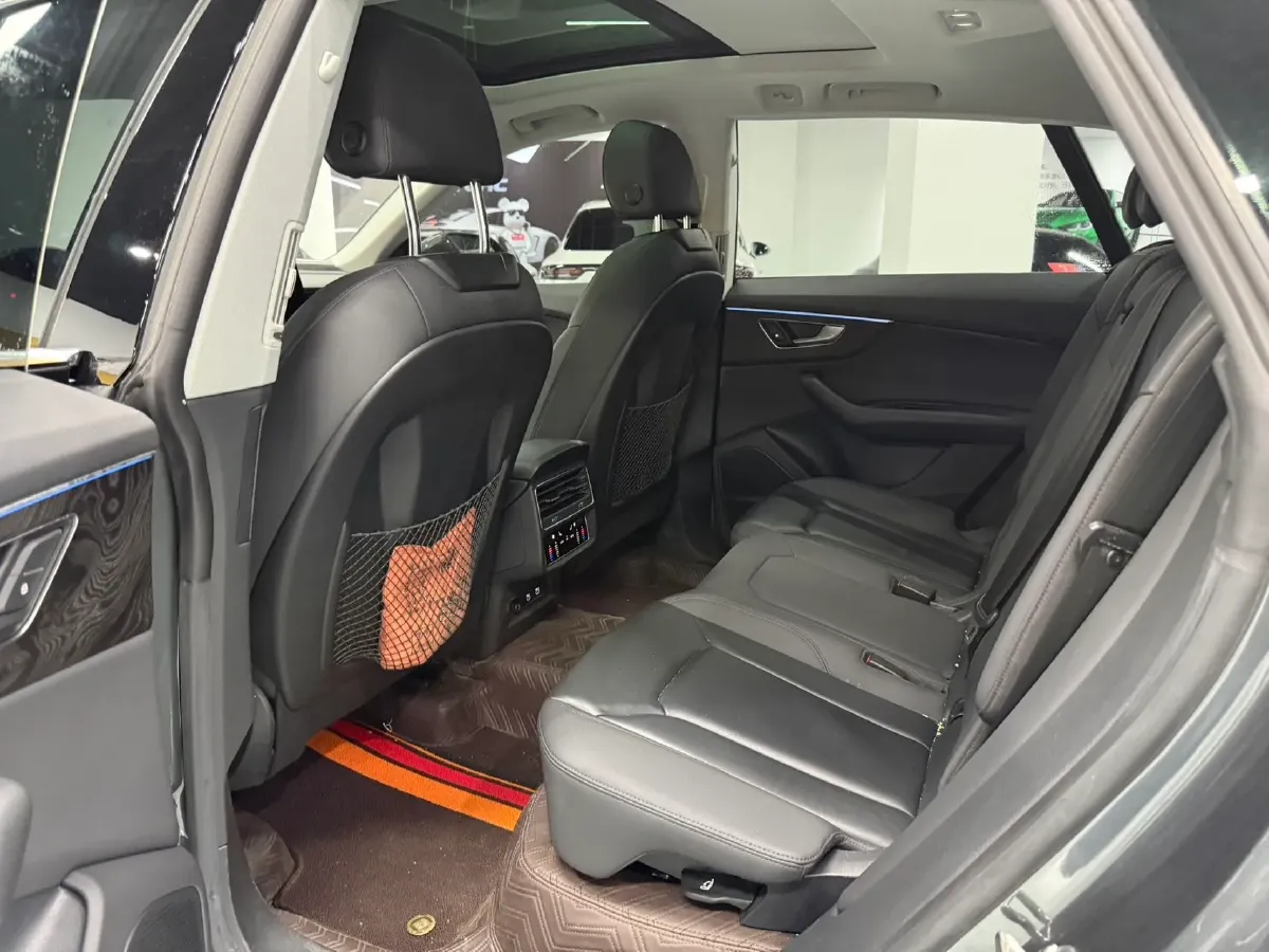 2021 Audi Q8 3.0T 340HP V6 8AT,autocango,china used car exporter,china ev exporter,chinese used car exporter,chinese used ev exporter