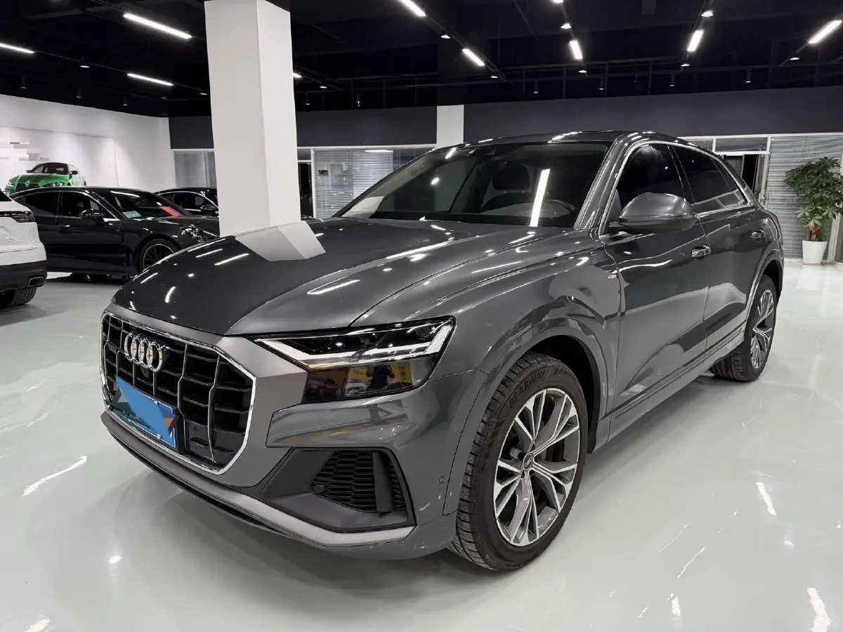 2021 Audi Q8 3.0T 340HP V6 8AT,autocango,china used car exporter,china ev exporter,chinese used car exporter,chinese used ev exporter