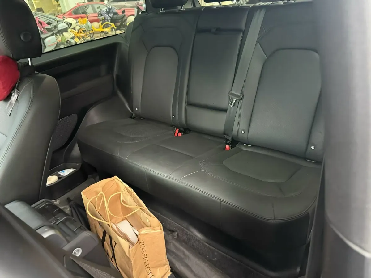 2023 Land Rover Defender 3.0T 400HP L6 8AT,autocango,china used car exporter,china ev exporter,chinese used car exporter,chinese used ev exporter