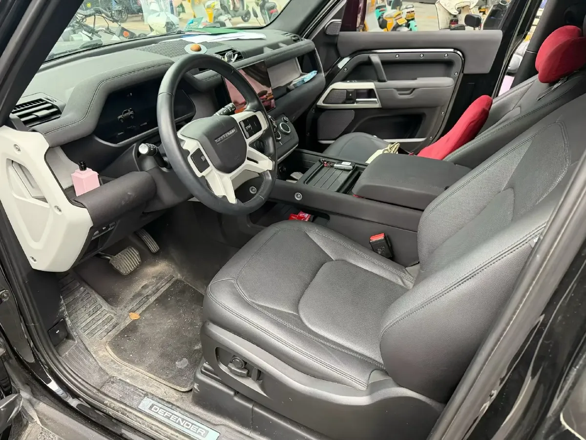 2023 Land Rover Defender 3.0T 400HP L6 8AT,autocango,china used car exporter,china ev exporter,chinese used car exporter,chinese used ev exporter