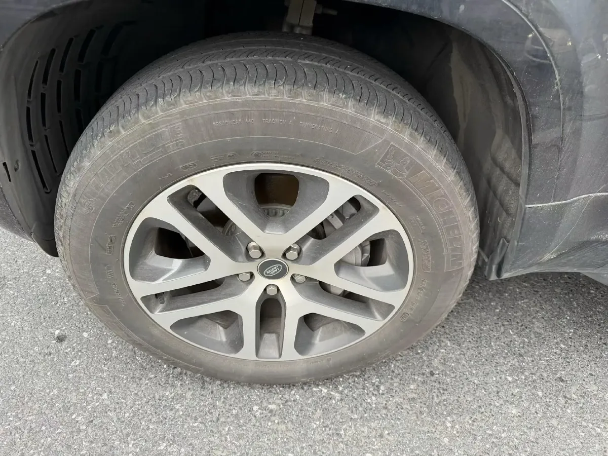 2023 Land Rover Defender 3.0T 400HP L6 8AT,autocango,china used car exporter,china ev exporter,chinese used car exporter,chinese used ev exporter