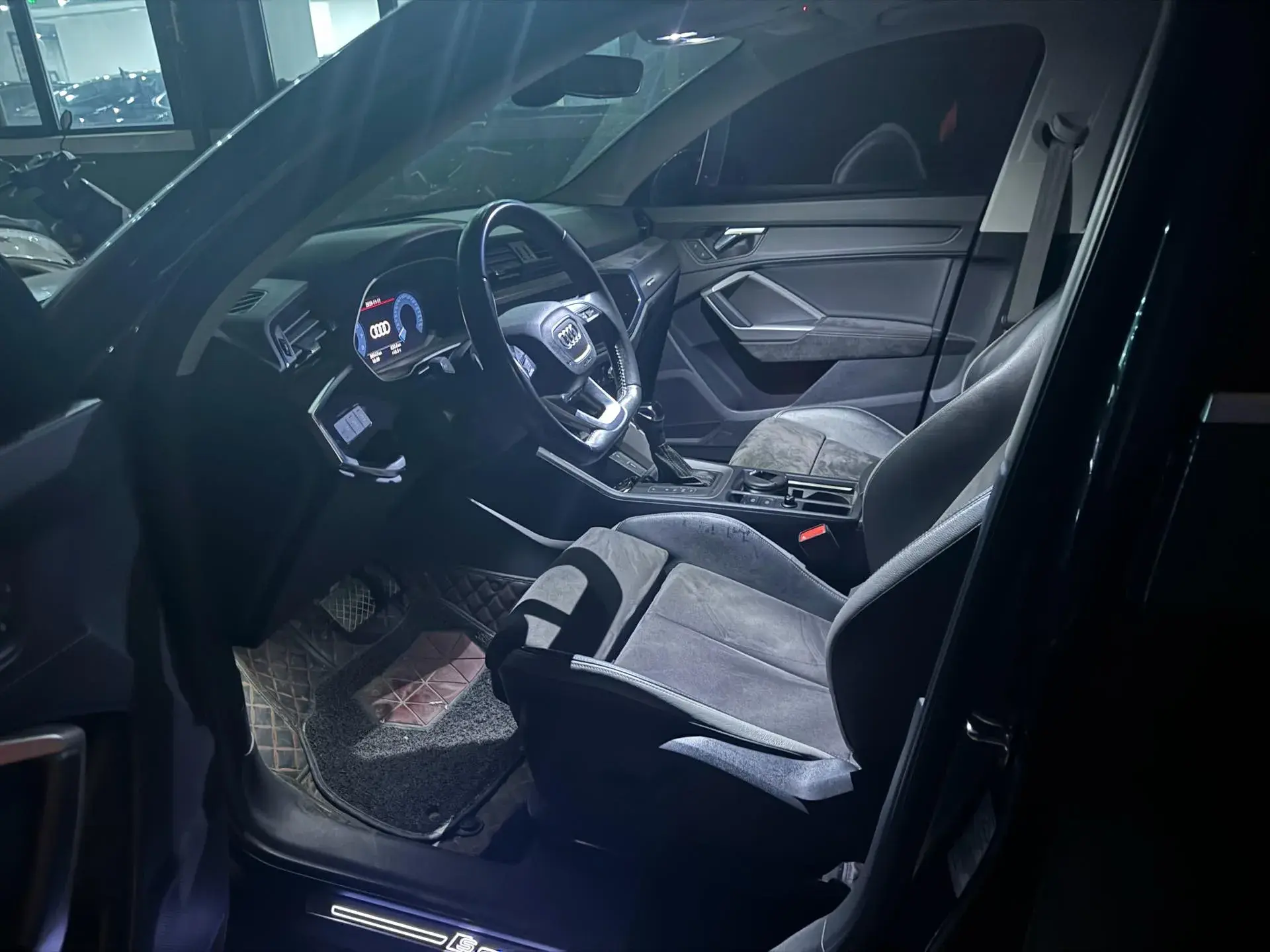 2020 AUDI Q3 thumbnail 2