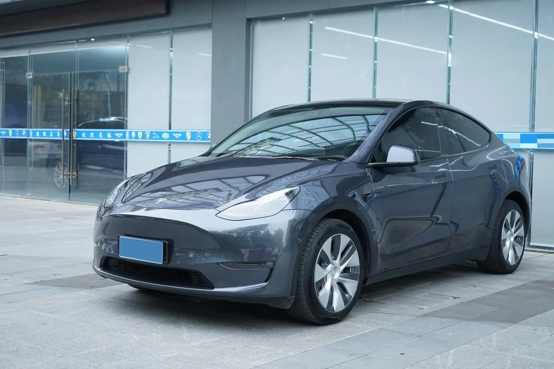 2022 TESLA MODEL view 1