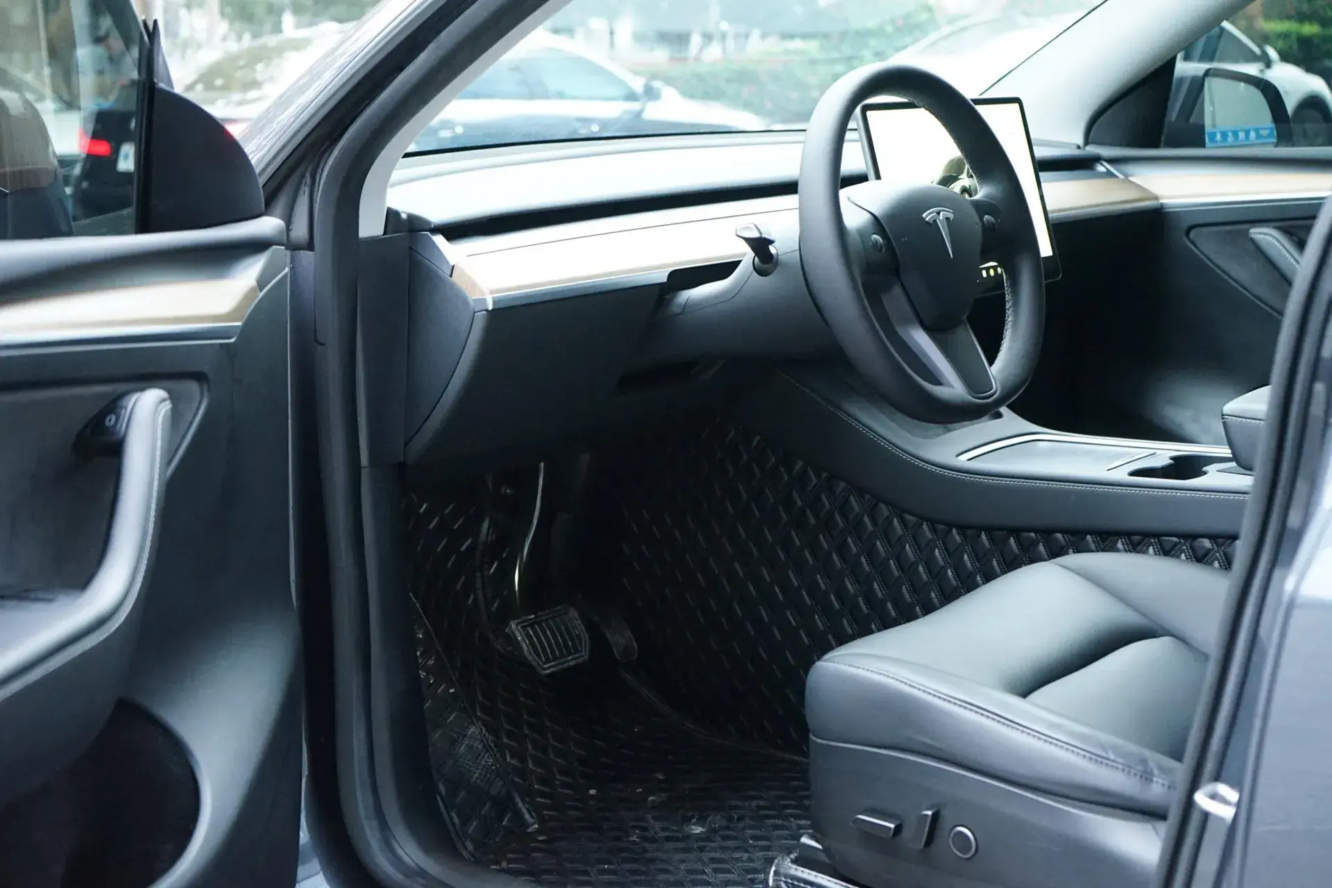 2022 TESLA MODEL thumbnail 4