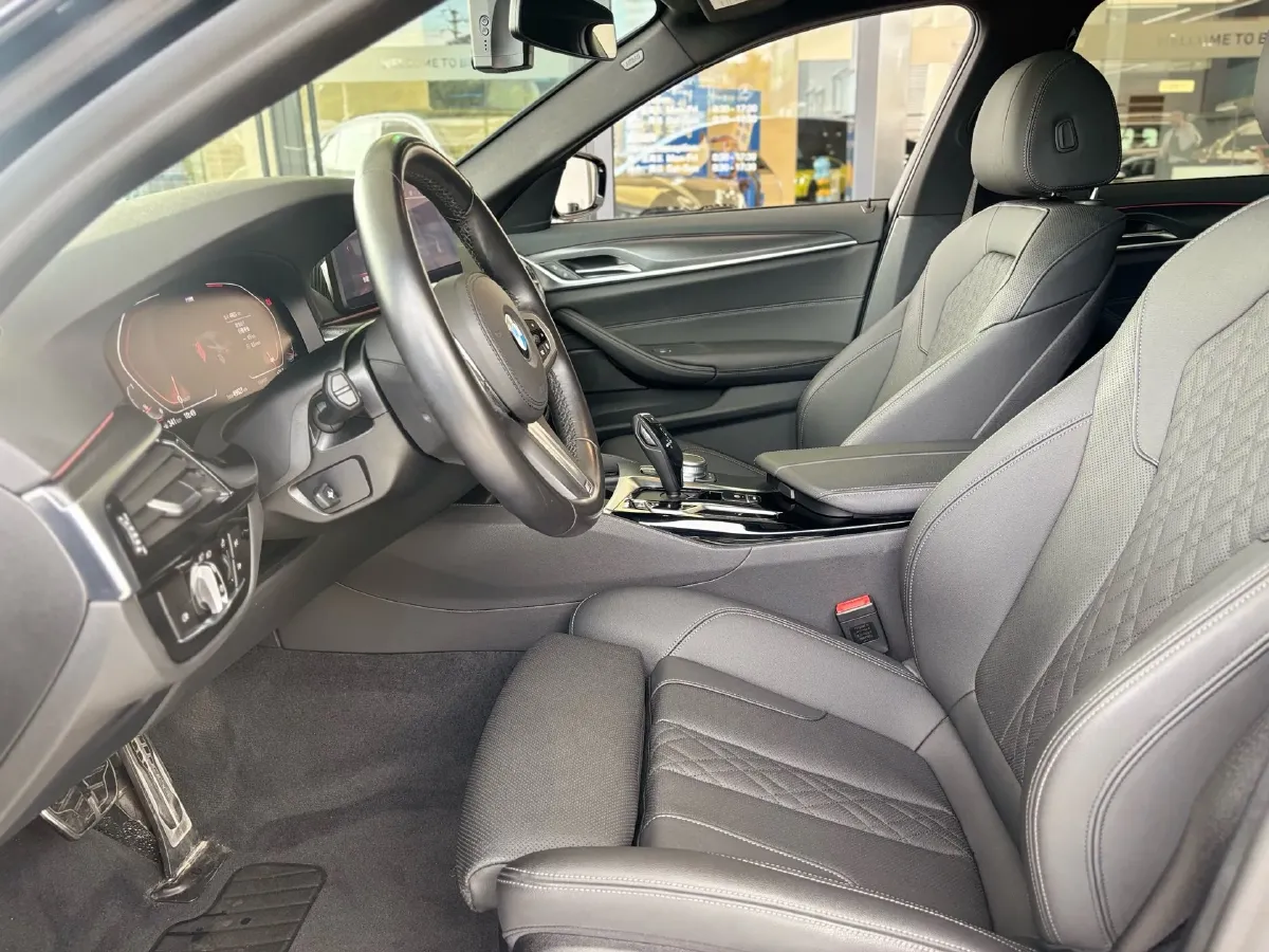 2021 BMW 5 Series 2.0T 184HP L4 8AT,autocango,china used car exporter,china ev exporter,chinese used car exporter,chinese used ev exporter