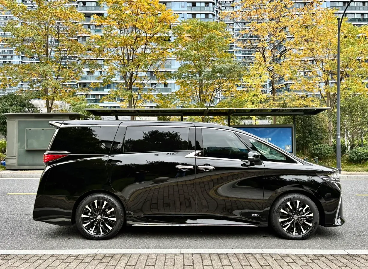 2025 Toyota Alphard 2.5L 190HP L4 E-CVT Hybrid,autocango,china used car exporter,china ev exporter,chinese used car exporter,chinese used ev exporter