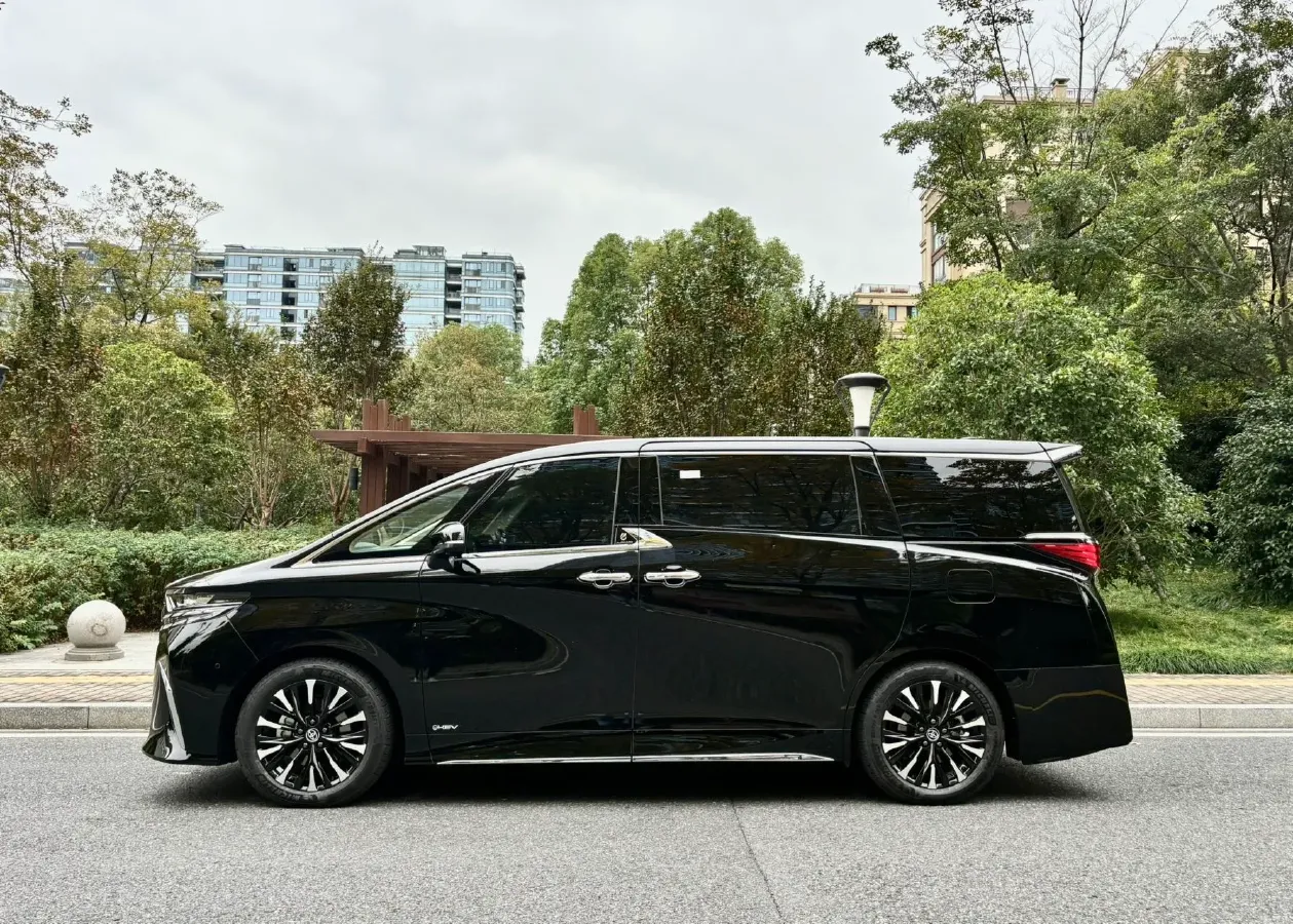 2025 Toyota Alphard 2.5L 190HP L4 E-CVT Hybrid,autocango,china used car exporter,china ev exporter,chinese used car exporter,chinese used ev exporter