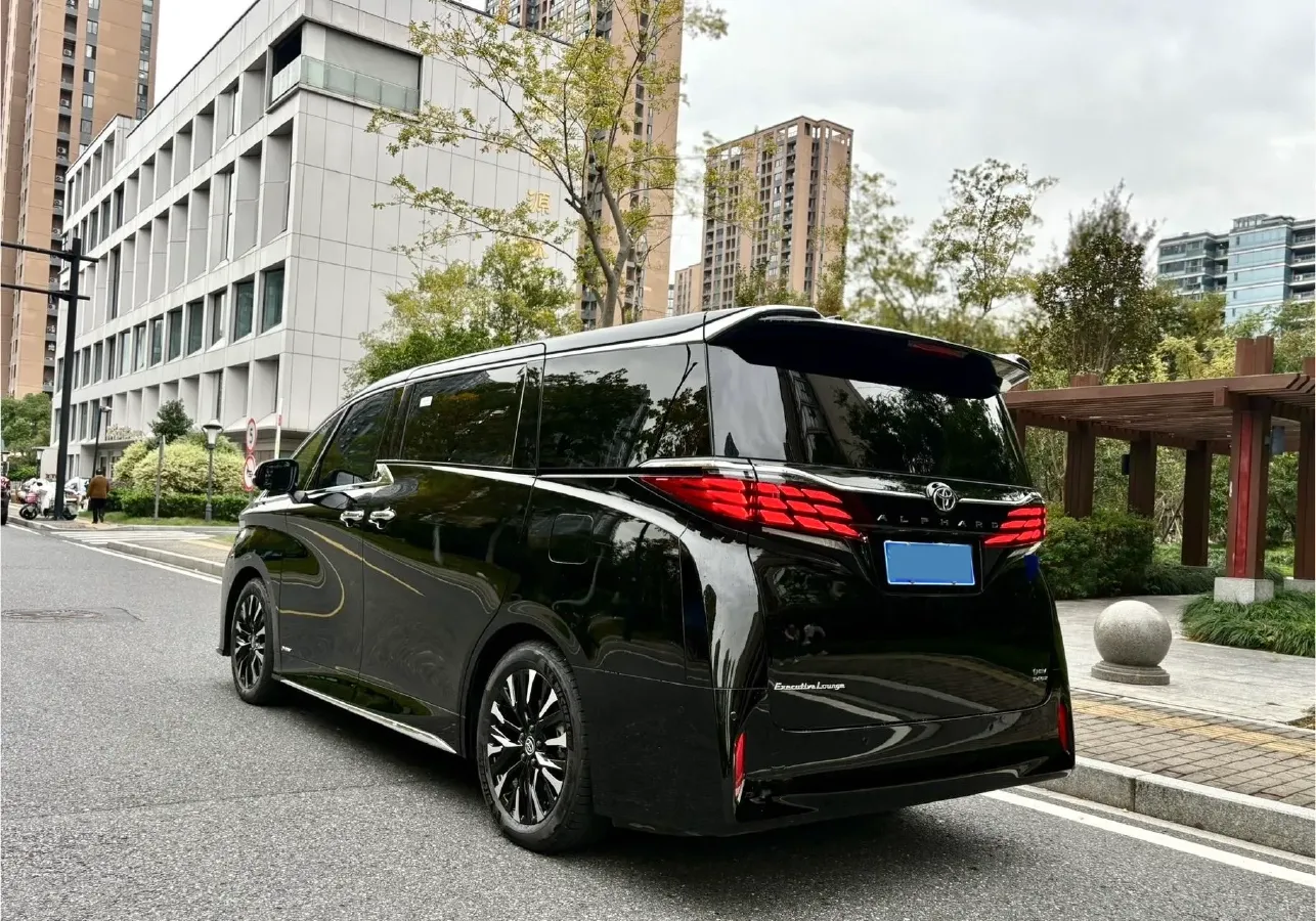 2025 Toyota Alphard 2.5L 190HP L4 E-CVT Hybrid,autocango,china used car exporter,china ev exporter,chinese used car exporter,chinese used ev exporter