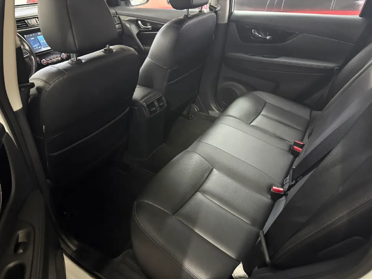 2021 Nissan X-Trail 2.0L 151HP L4 CVT,autocango,china used car exporter,china ev exporter,chinese used car exporter,chinese used ev exporter