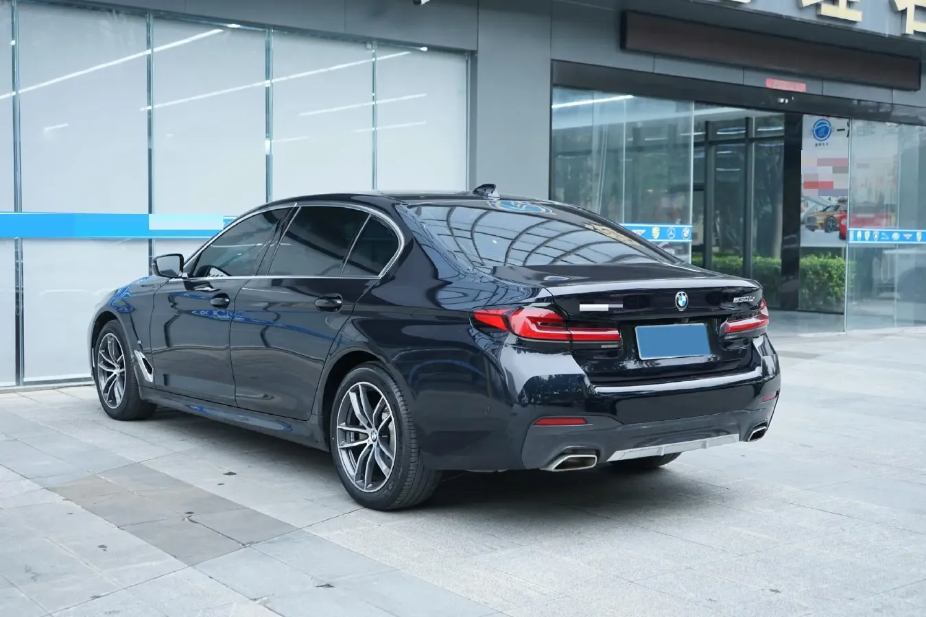 2022 BMW 5 Series 2.0T 184HP L4 8AT,autocango,china used car exporter,china ev exporter,chinese used car exporter,chinese used ev exporter