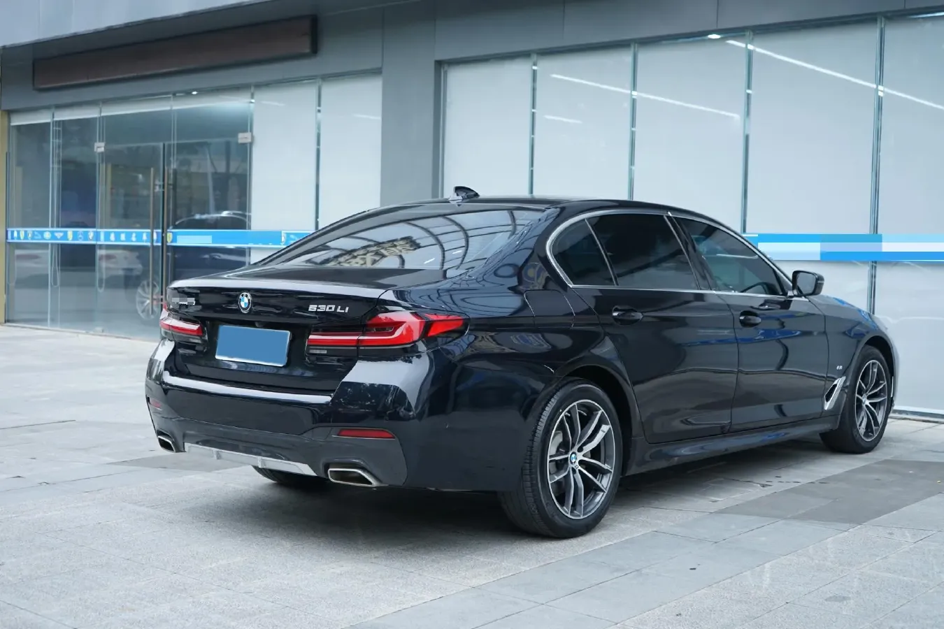 2022 BMW 5 Series 2.0T 184HP L4 8AT,autocango,china used car exporter,china ev exporter,chinese used car exporter,chinese used ev exporter