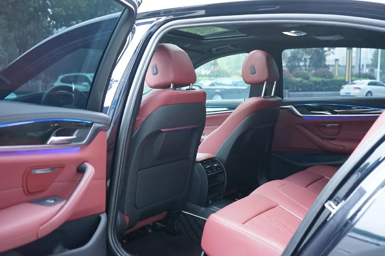 2022 BMW 5 Series 2.0T 184HP L4 8AT,autocango,china used car exporter,china ev exporter,chinese used car exporter,chinese used ev exporter