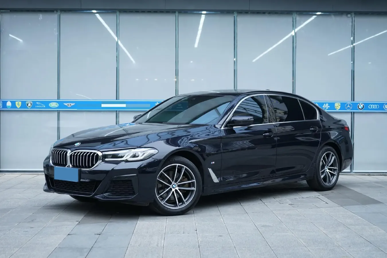 2022 BMW 5 Series 2.0T 184HP L4 8AT,autocango,china used car exporter,china ev exporter,chinese used car exporter,chinese used ev exporter