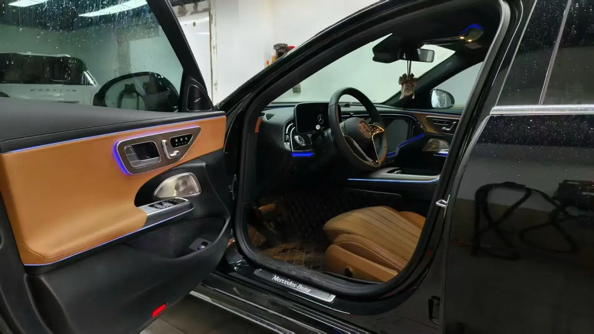 2025 MERCEDES-BENZ E thumbnail 2