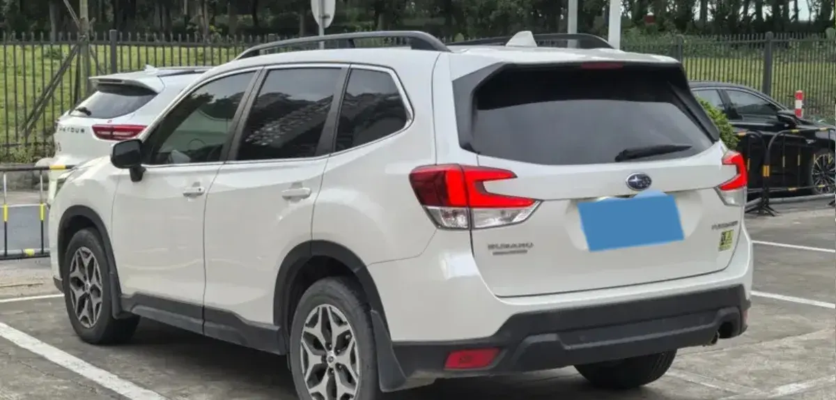 2021 SUBARU FORESTER thumbnail 4