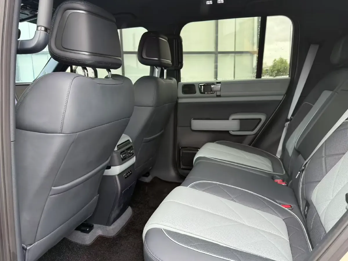 2025 FangChengBao Bao 5 1.5T 194HP L4 E-CVT PHEV 31.8KWH,autocango,china used car exporter,china ev exporter,chinese used car exporter,chinese used ev exporter