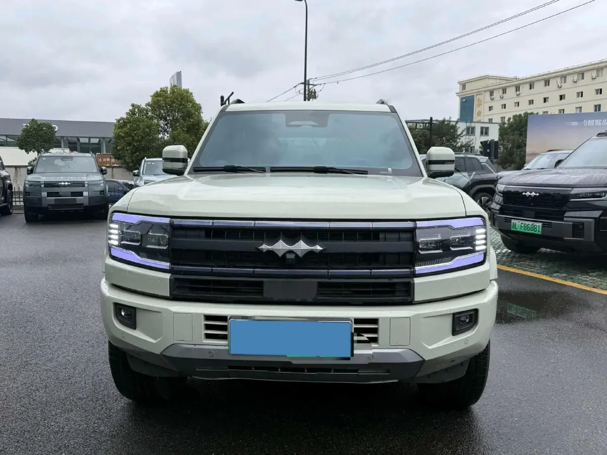 2025 FangChengBao Bao 5 1.5T 194HP L4 E-CVT PHEV 31.8KWH,autocango,china used car exporter,china ev exporter,chinese used car exporter,chinese used ev exporter