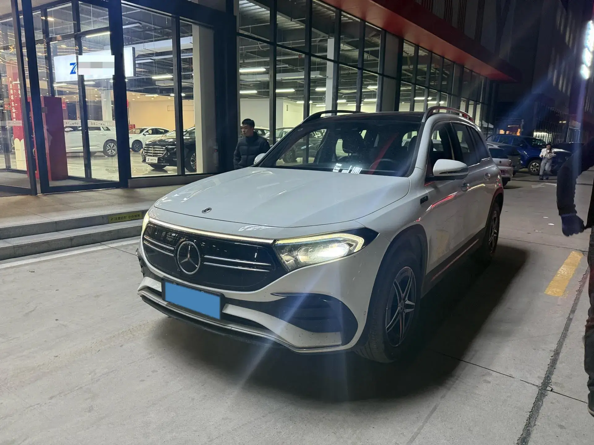 2022 MERCEDES-BENZ EQB view 1