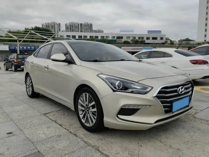 2017 HYUNDAI MISTRA thumbnail 3
