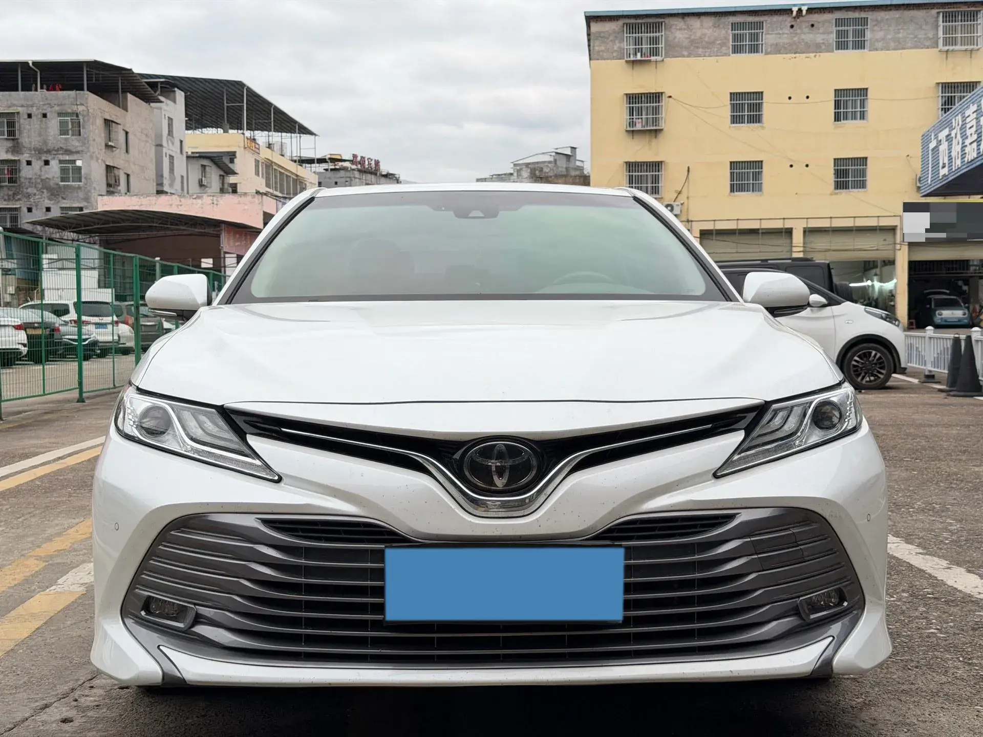 2019 TOYOTA CAMRY thumbnail 2