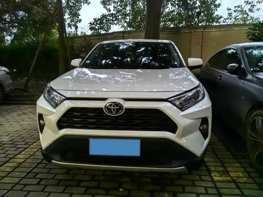 2022 Toyota RAV4 2.0L 171HP L4 CVT,autocango,china used car exporter,china ev exporter,chinese used car exporter,chinese used ev exporter