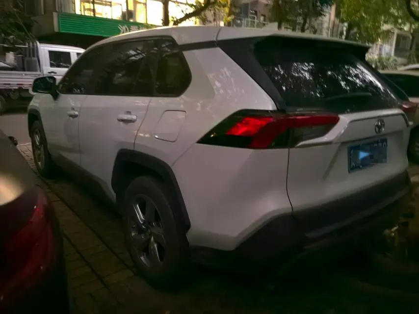 2022 Toyota RAV4 2.0L 171HP L4 CVT,autocango,china used car exporter,china ev exporter,chinese used car exporter,chinese used ev exporter