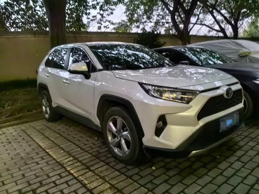 2022 Toyota RAV4 2.0L 171HP L4 CVT,autocango,china used car exporter,china ev exporter,chinese used car exporter,chinese used ev exporter