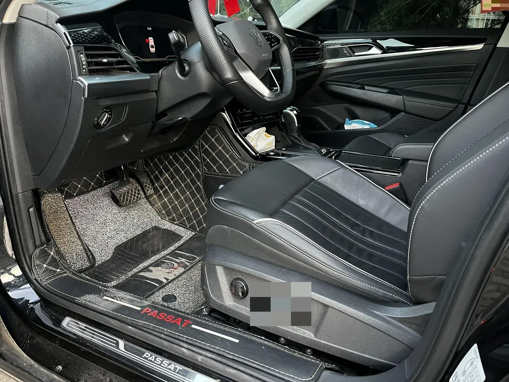 2024 VOLKSWAGEN PASSAT thumbnail 3