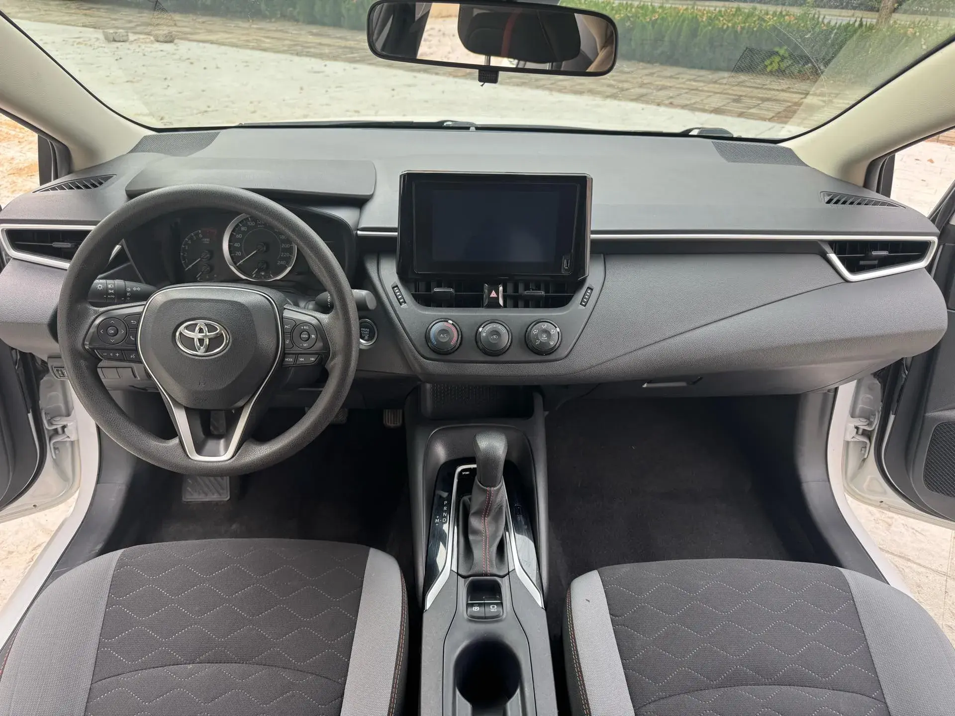 2023 TOYOTA COROLLA thumbnail 4