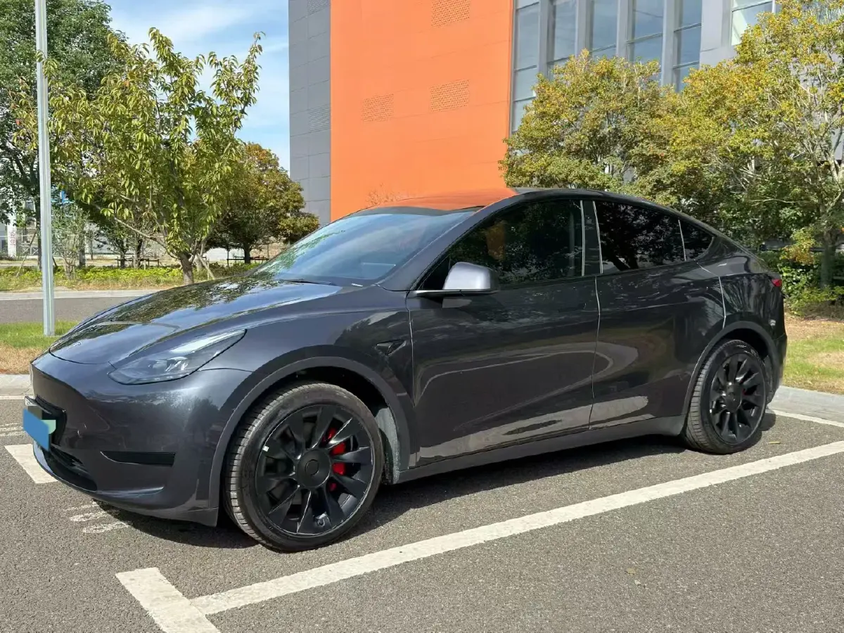 2024 Tesla Model Y BEV 60KWH