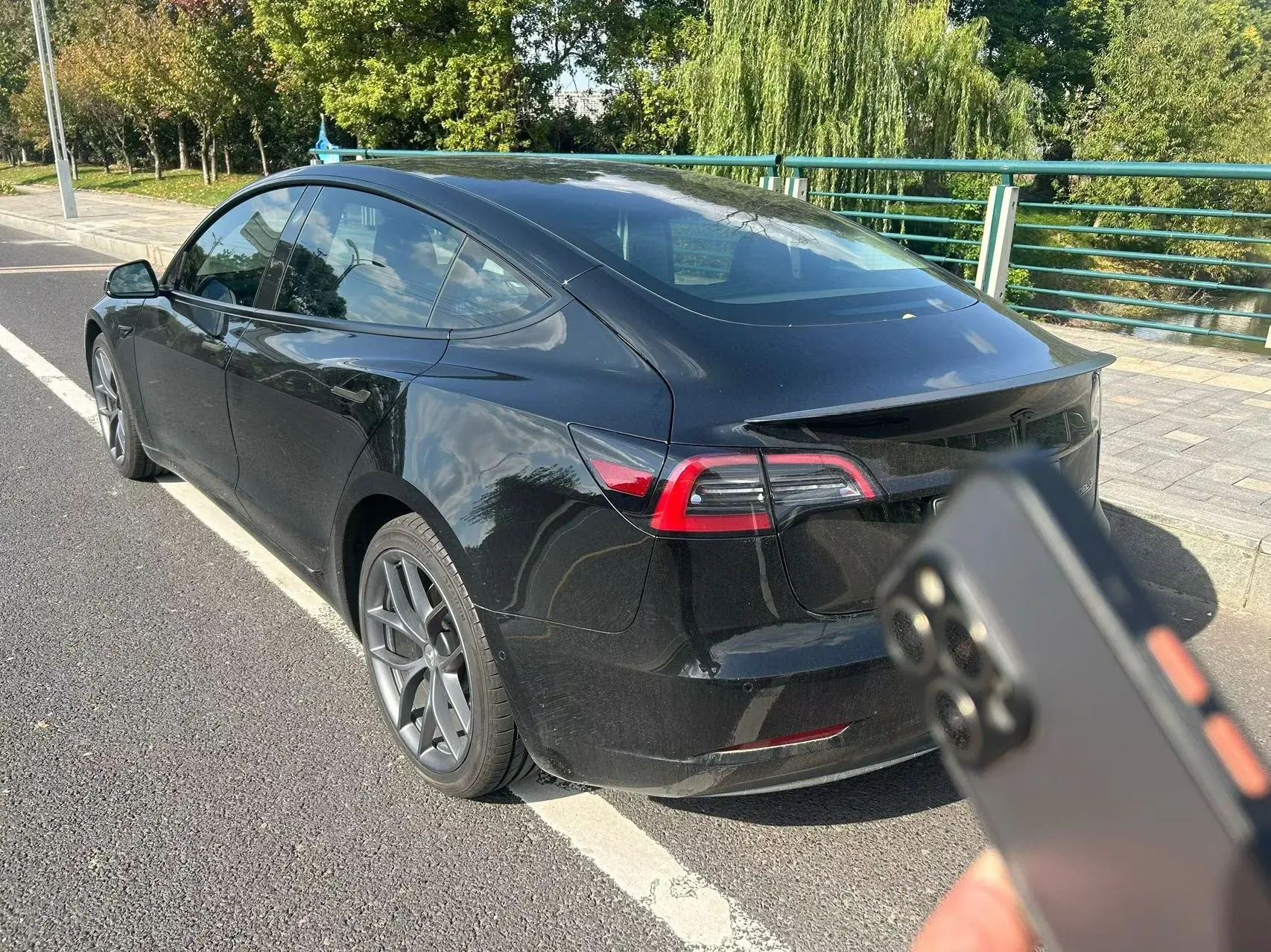 2022 TESLA MODEL thumbnail 2