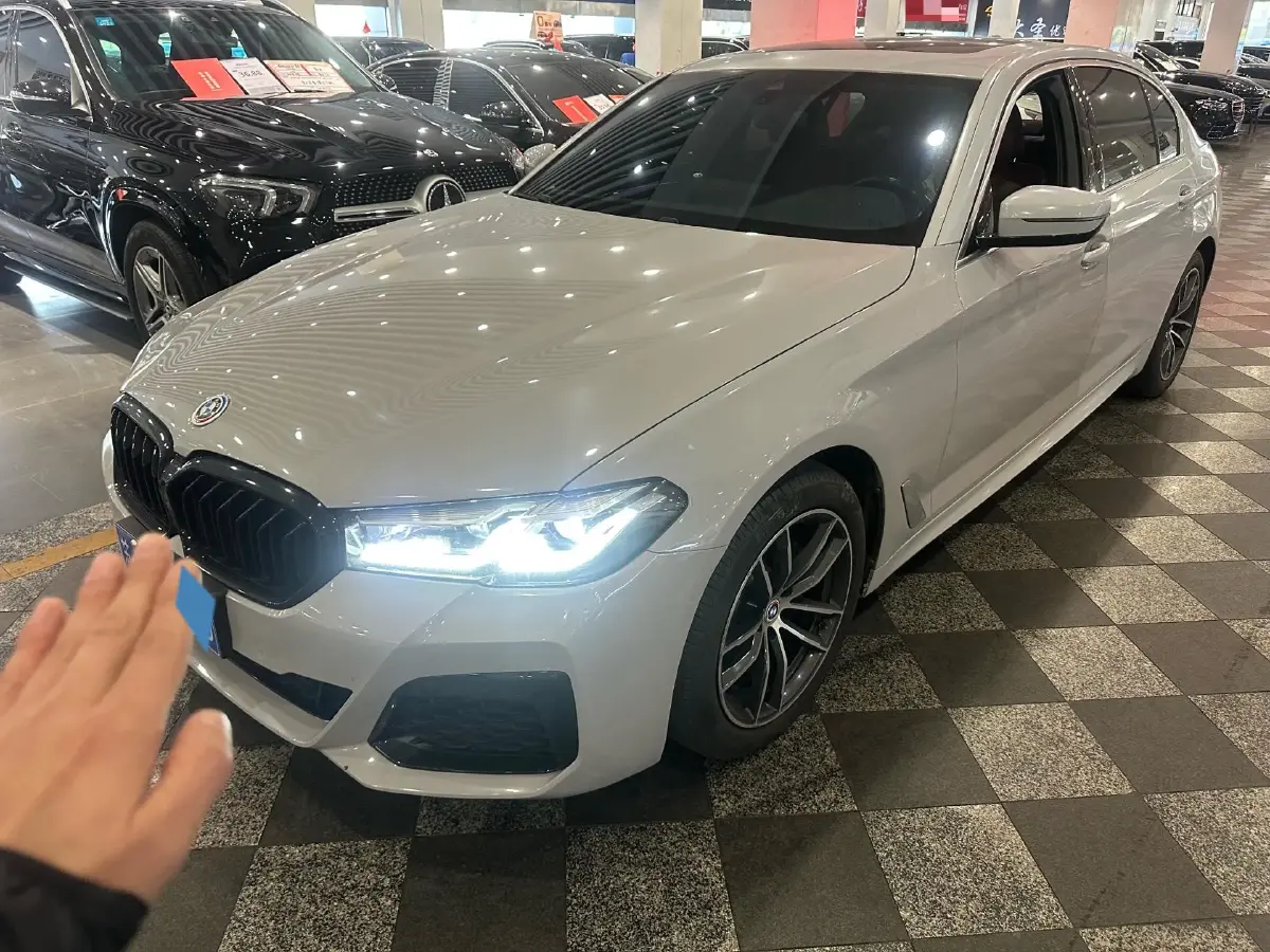 2022 BMW 5 Series 2.0T 184HP L4 8AT