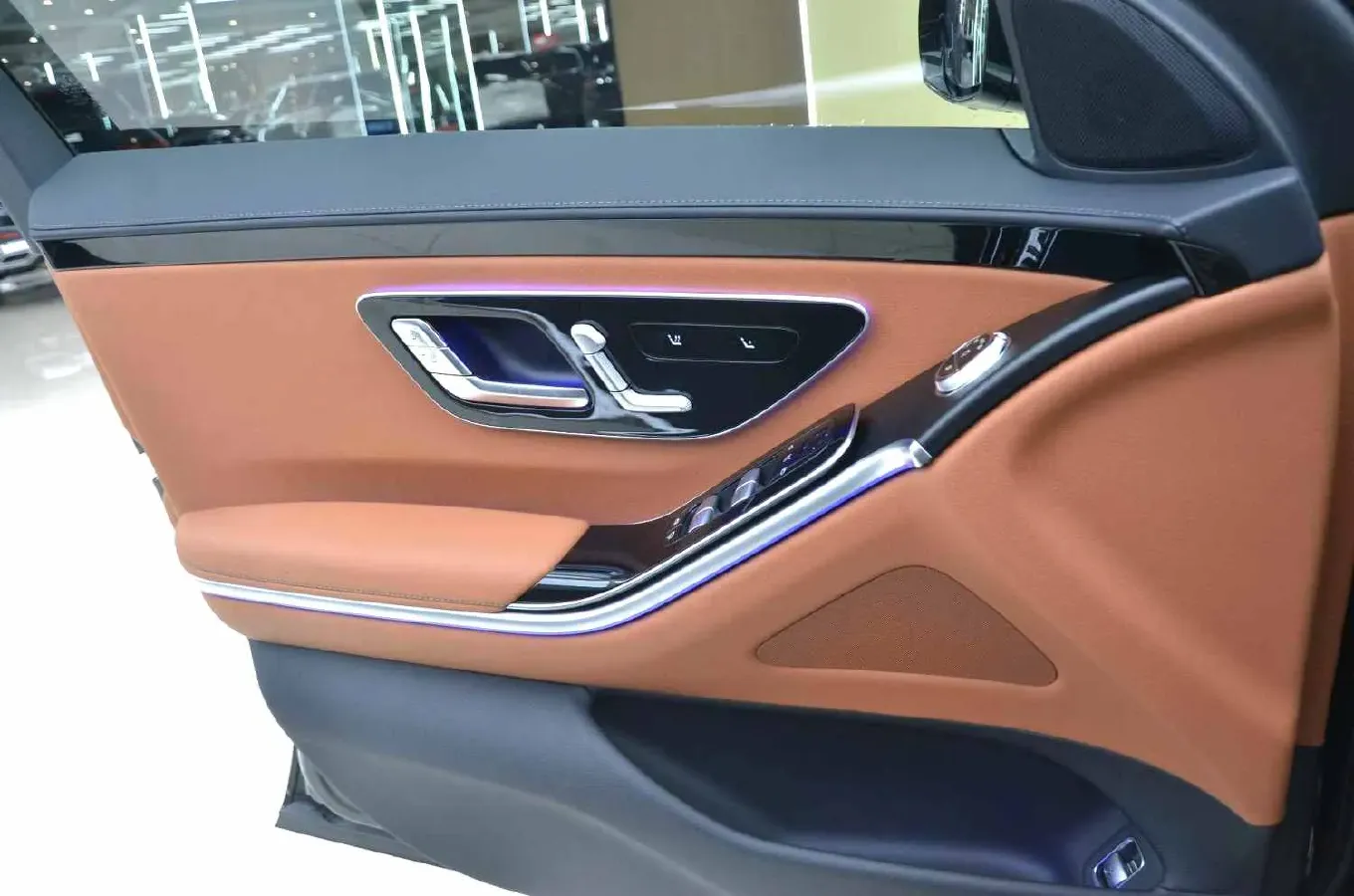 2025 Mercedes-Benz S Class 2.5T 313HP L6 9AT,autocango,china used car exporter,china ev exporter,chinese used car exporter,chinese used ev exporter