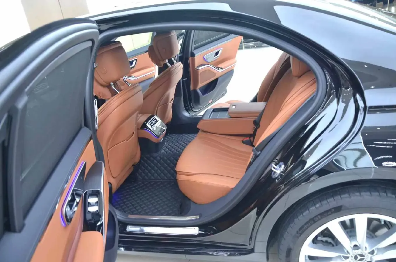 2025 Mercedes-Benz S Class 2.5T 313HP L6 9AT,autocango,china used car exporter,china ev exporter,chinese used car exporter,chinese used ev exporter