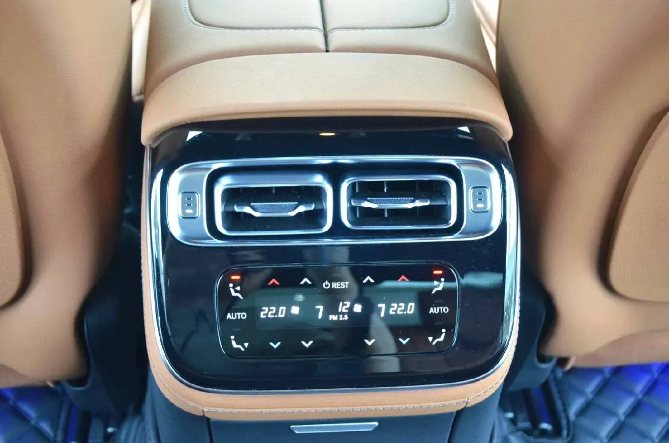 2025 Mercedes-Benz S Class 2.5T 313HP L6 9AT,autocango,china used car exporter,china ev exporter,chinese used car exporter,chinese used ev exporter