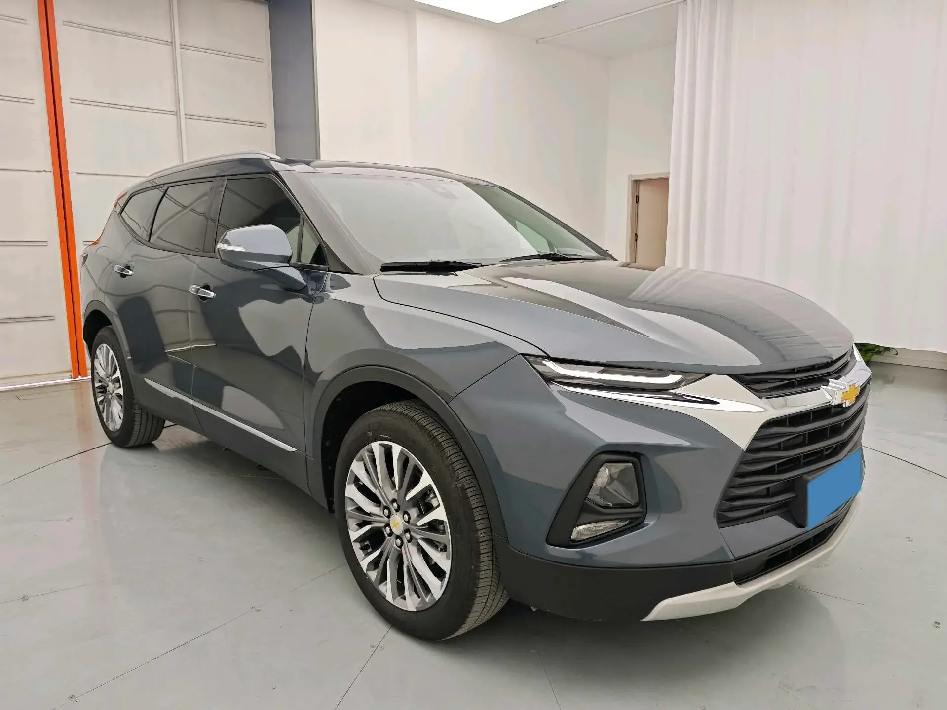 2021 CHEVROLET EQUINOX thumbnail 4