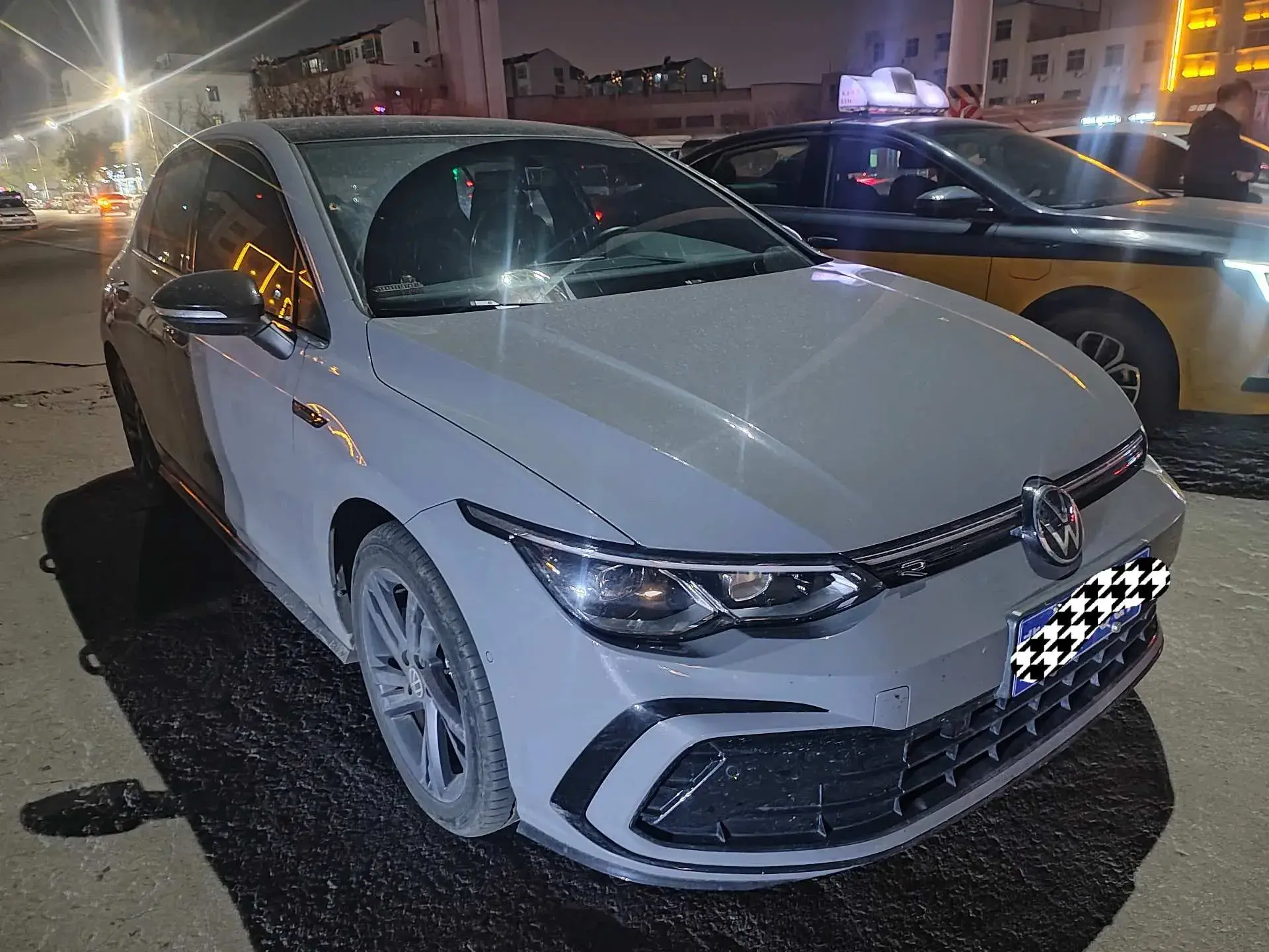 2023 VOLKSWAGEN GOLF thumbnail 3