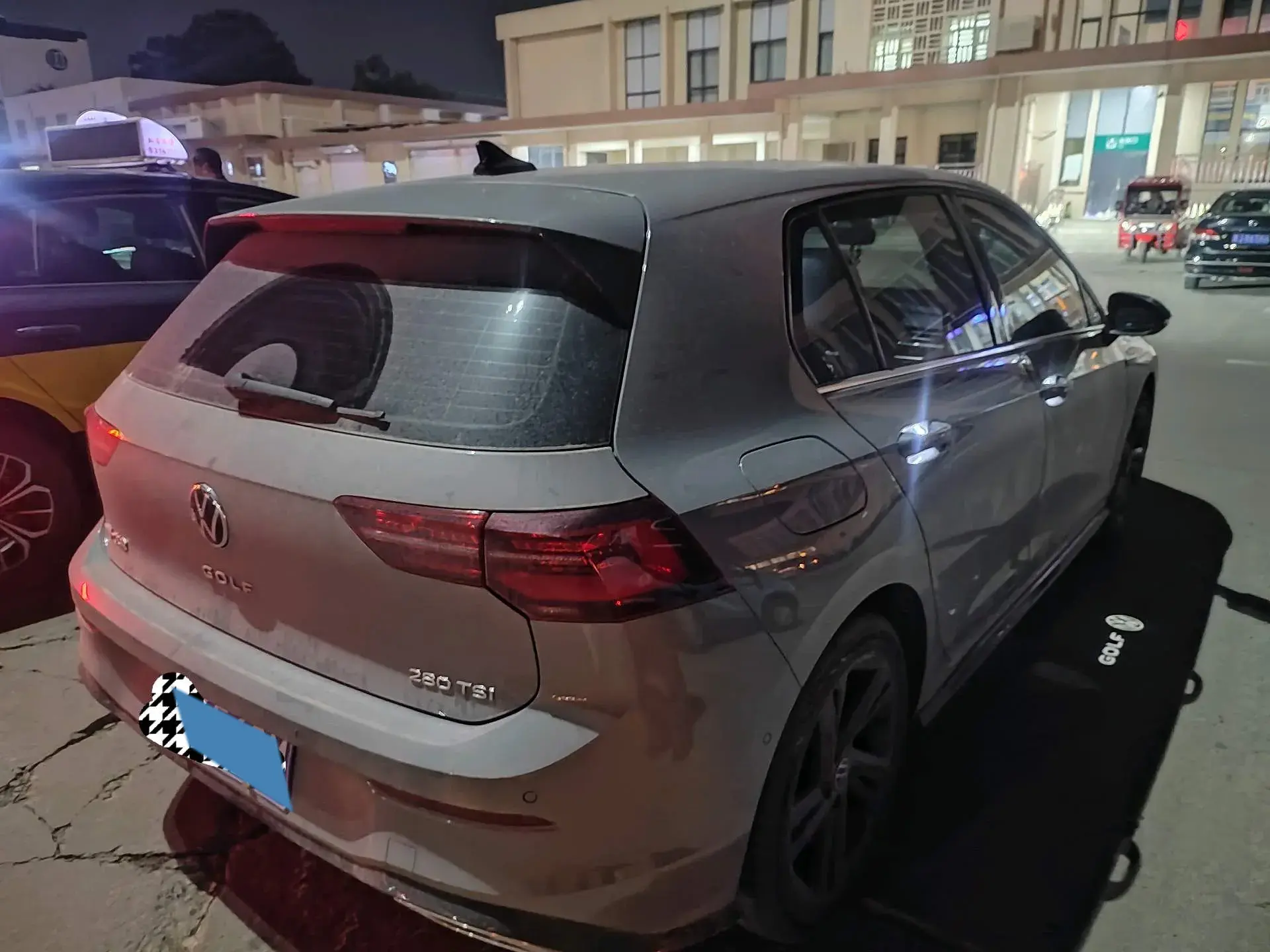 2023 VOLKSWAGEN GOLF thumbnail 4