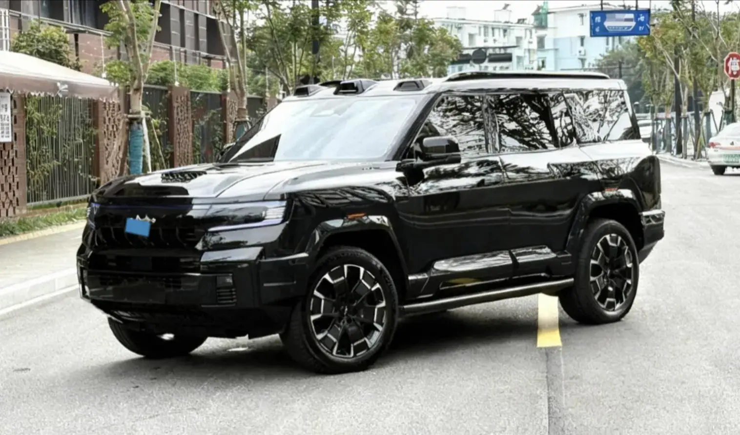 2025 FangChengBao Bao 8 2.0T 245HP L4 E-CVT PHEV 36.8KWH