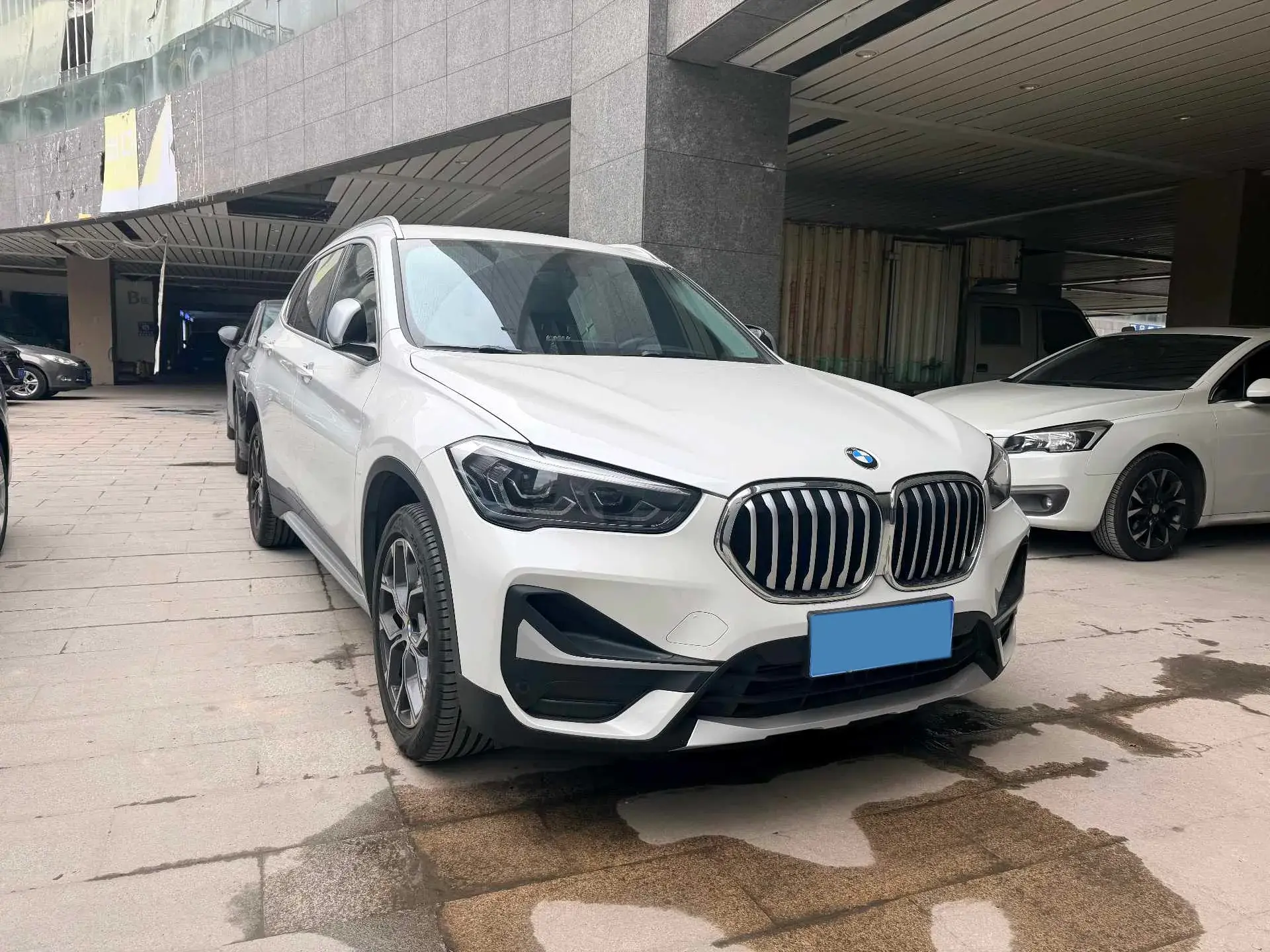 2021 BMW X1 thumbnail 3