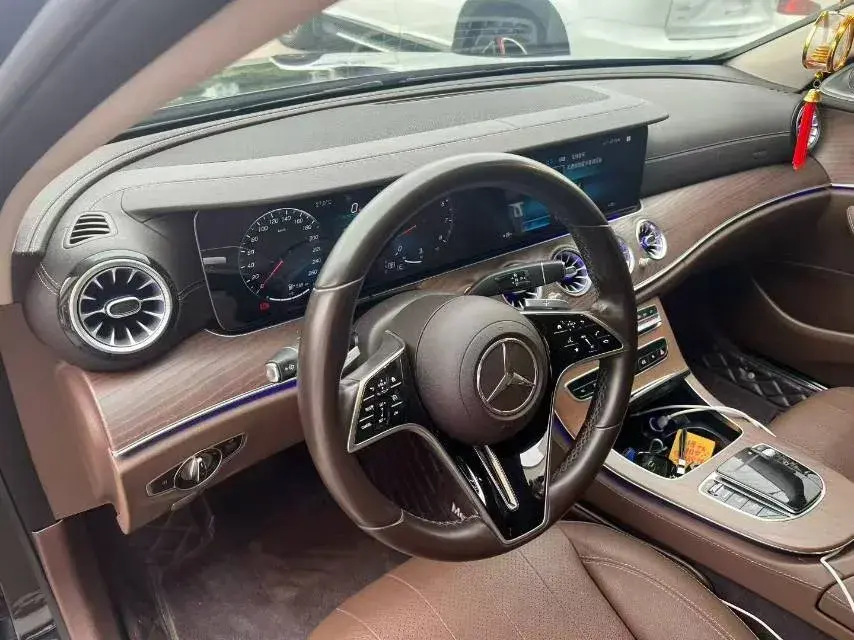 2021 MERCEDES-BENZ E thumbnail 3