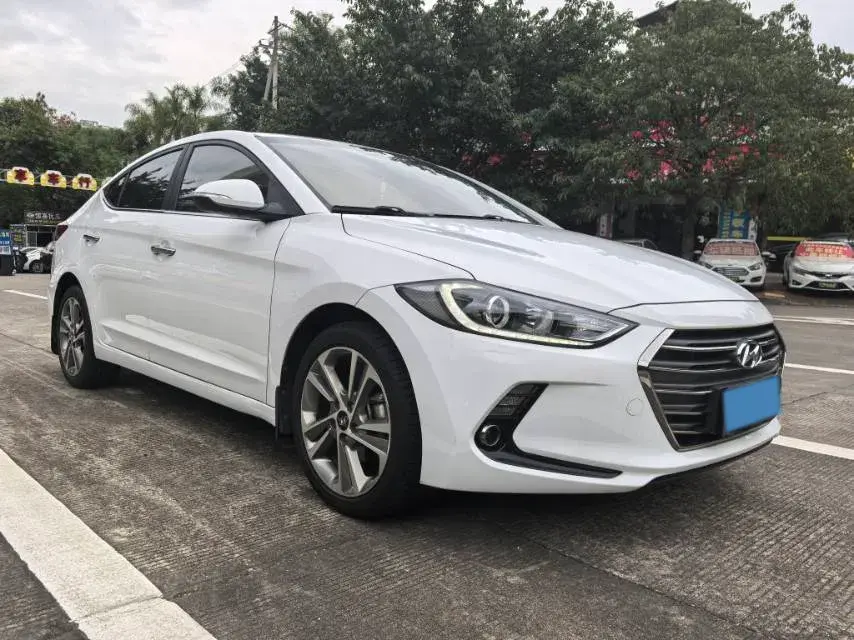 2016 HYUNDAI ELANTRA thumbnail 3