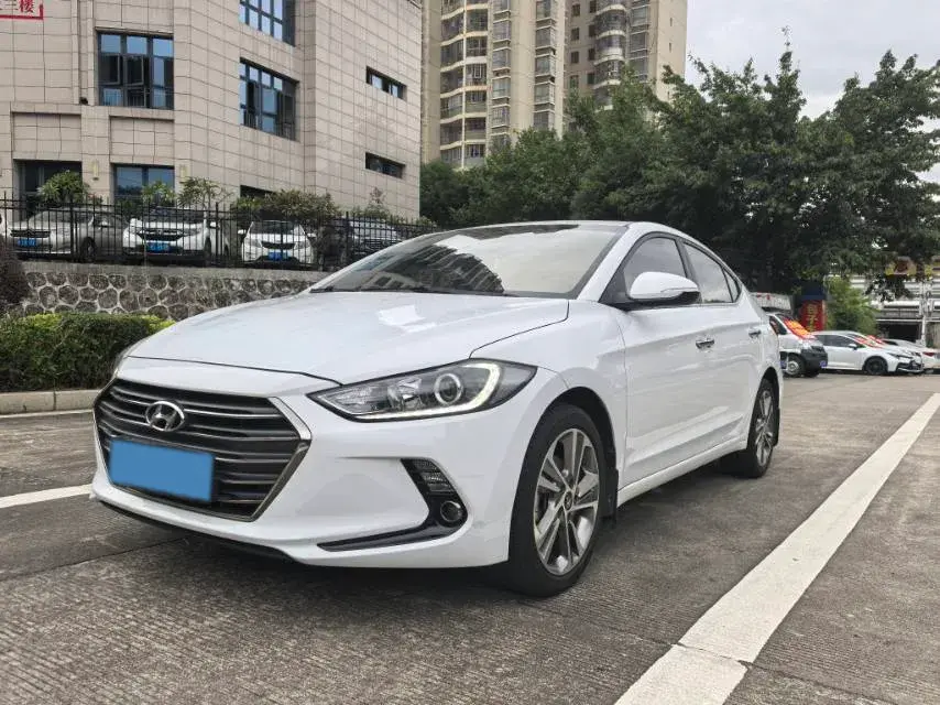 2016 HYUNDAI ELANTRA view 1