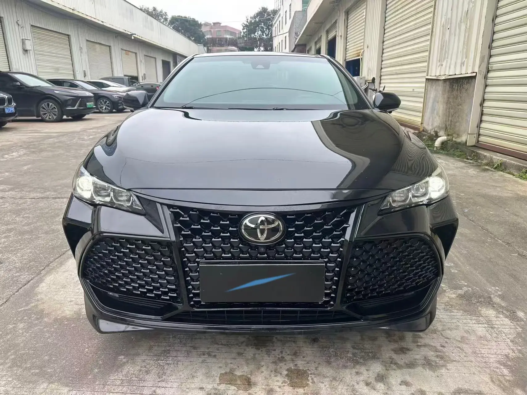 2019 TOYOTA AVALON thumbnail 2